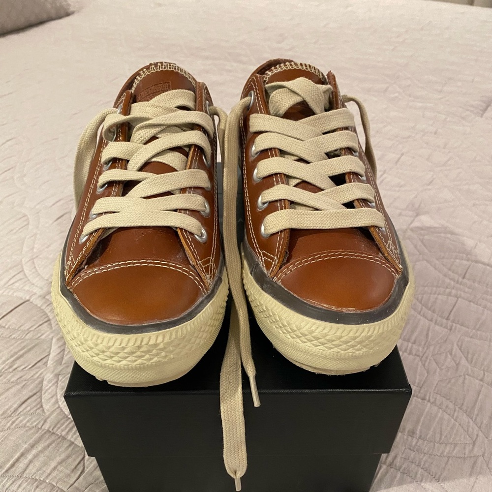 CONVERSE LEATHER SNEAKERS